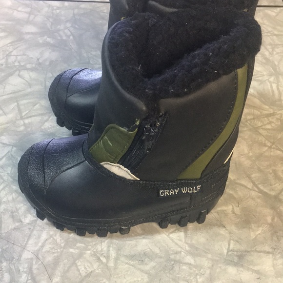 Size 6 Baby Snow Boots - Picture 3 of 6